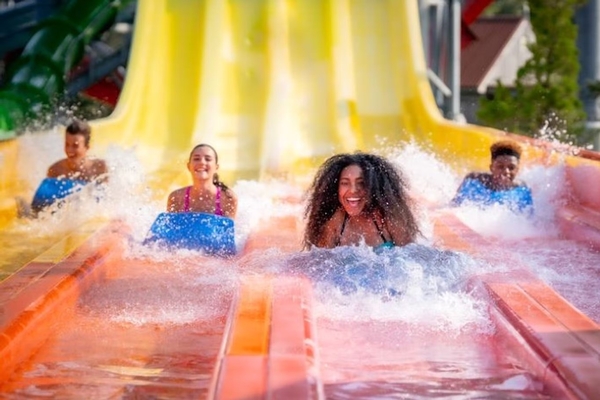 Raging Waters Los Angeles Image #4