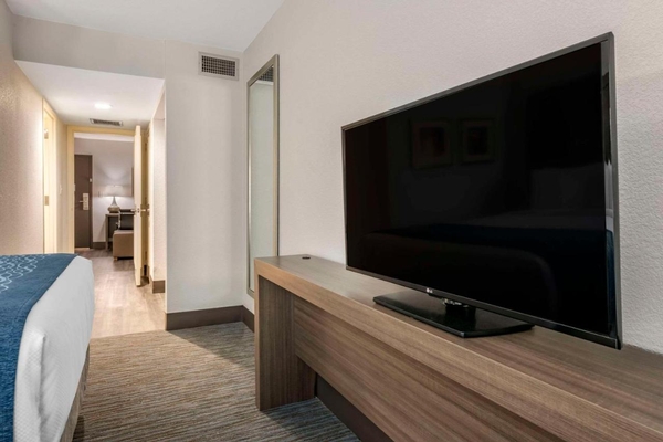 Comfort Inn & Suites Downtown Brickell-Port of Miami Image #34 Comfort Inn & Suites Downtown Brickell-Port of Miami Image #34