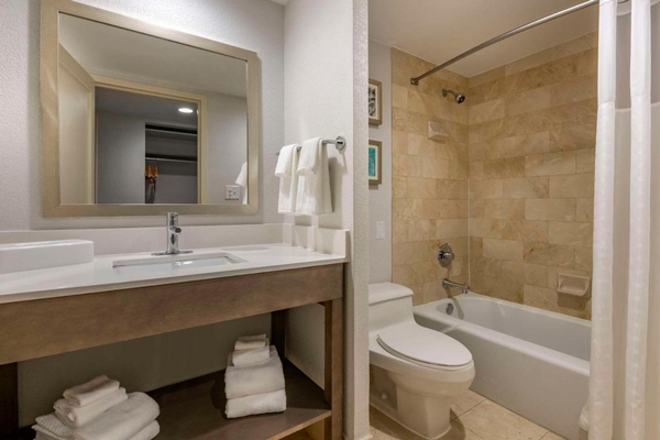 Comfort Inn & Suites Downtown Brickell-Port of Miami Image #45 Comfort Inn & Suites Downtown Brickell-Port of Miami Image #45