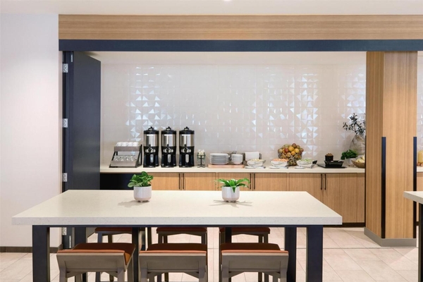 Hilton Garden Inn LAX Los Angeles Airport Image #12