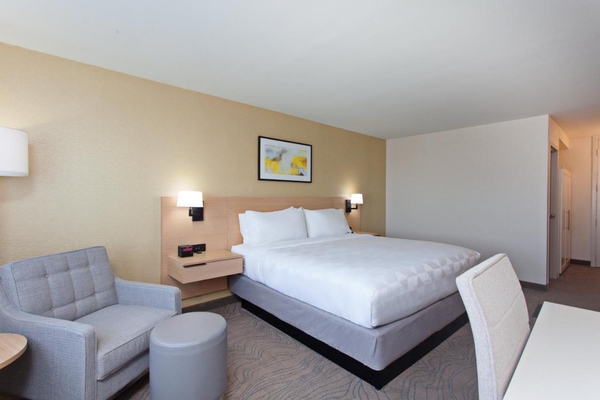 Holiday Inn Los Angeles - LAX Airport by IHG Image #6