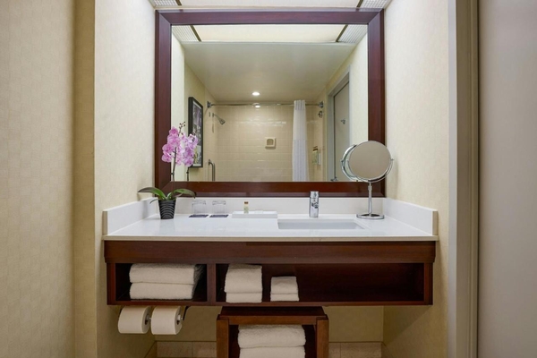 Renaissance Los Angeles Airport Hotel Image #22
