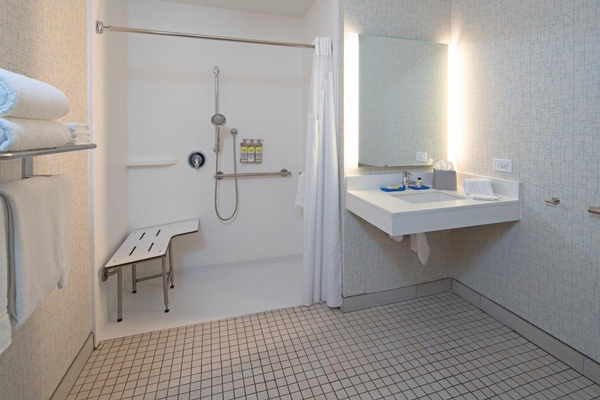 Holiday Inn Express Los Angeles LAX Airport by IHG Image #8