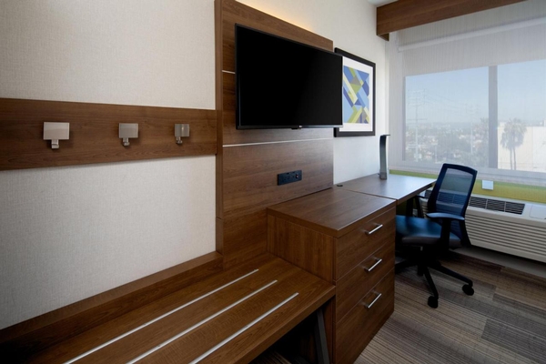 Holiday Inn Express Los Angeles LAX Airport by IHG Image #10