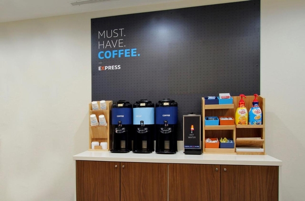 Holiday Inn Express Los Angeles LAX Airport by IHG Image #25