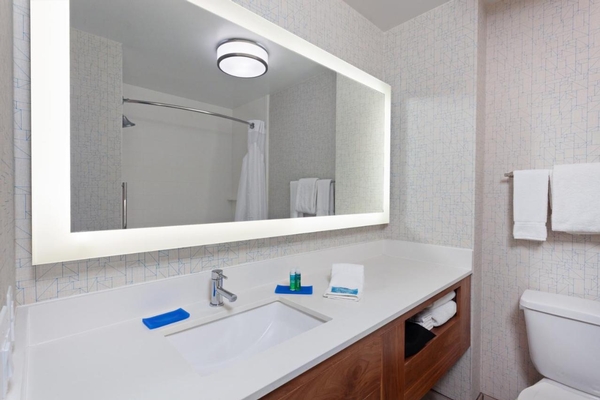 Holiday Inn Express Los Angeles LAX Airport by IHG Image #34