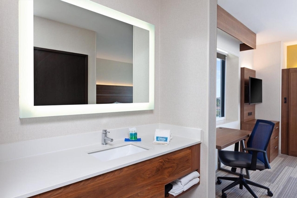 Holiday Inn Express Los Angeles LAX Airport by IHG Image #40